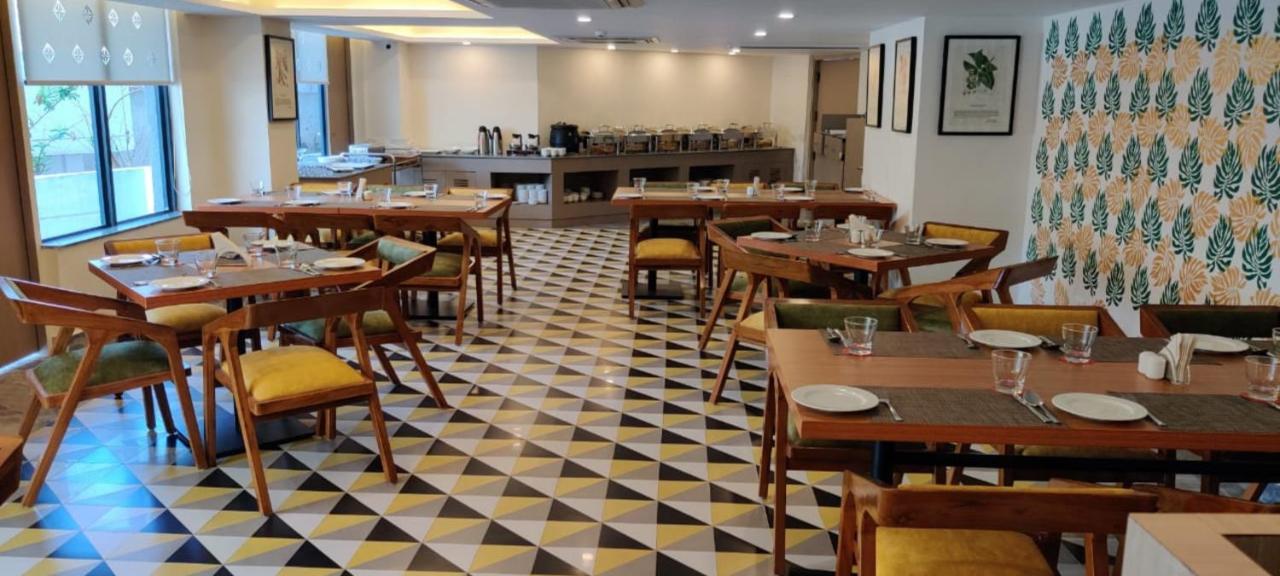 Spree Hotel Kriday Дехрадун Екстериор снимка